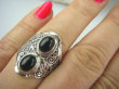 bpe6849 UWAGA MAŁY ROZMIAR r.10/ r.11 Ażurowy  Pierścień z onyksami ONYKS regeneruje SERCE, EGZEMY, PAMIĘĆ Srebro 925 # - 4