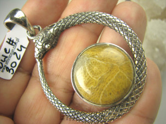 bwe3024 śliczny AMULET na Miłość i Pieniądze DUŻY 5,8cm WĄŻ !! Wisior ze srebra KORAL Fossil - Tarczyca , Zmęczenie Trawienie Srebro 925 #