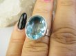 bpee4701 BŁĘKITNE CUDEŃKO  !!! Lśniący Klejnot Klasyczny Pierścień Pierścionek Laboratoryjny BLUE TOPAZ - kamień młodości r.12 Srebro 925 # - 6