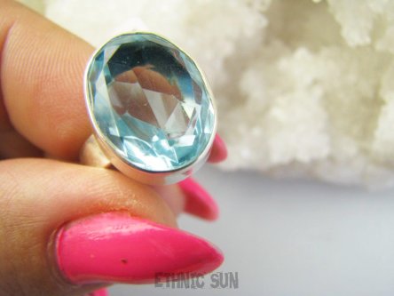 bpee4701 BŁĘKITNE CUDEŃKO  !!! Lśniący Klejnot Klasyczny Pierścień Pierścionek Laboratoryjny BLUE TOPAZ - kamień młodości r.12 Srebro 925 #