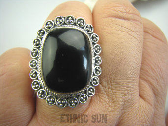 bpe4392 PIĘKNY OKAZ !!!  Duży i śliczny Pierścień z onyksem ONYKS regeneruje SERCE, EGZEMY, PAMIĘĆ r.17 Srebro 925 #