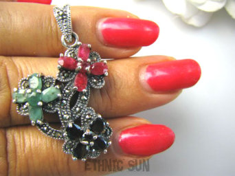 bwee1000 TRZY KWIATY !!!! LUX Wisior naturalne birmańskie SZMARAGDY SZAFIRY RUBINY MARKAZYTY Szmaragd Szafir Rubin Srebro 925