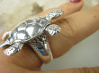 bpe8683 Morskie skarby  ŻÓŁW Z GALAPAGOS !!! WIELKI I PIĘKNY Niezwykły DUŻY 4 cm/3.2 cm Lśniący Pierścień Żółw Pierścionek z dmuchanego srebra r.13 Srebro 925 # - 6