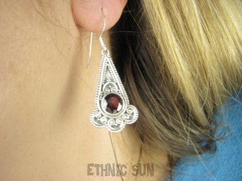 bkee1060 Przepiękne Długie Lekkie Kunsztowne Orientalne KOLCZYKI z granatami Granaty Srebro 925