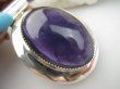 bwe3807 Duży 30 gramów !!!!! Wspaniały aż 5.5cm GRUBY Wisior Zawieszka z Ametystem - kamieniem mądrości w szerokiej lśniącej oprawie AMETYST Srebro 925 # - 12