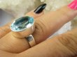 bpee4704 BŁĘKITNE CUDEŃKO  !!! Lśniący Klejnot Klasyczny Pierścień Pierścionek Laboratoryjny BLUE TOPAZ - kamień młodości r.17 Srebro 925 # - 6