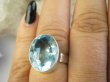 bpee4704 BŁĘKITNE CUDEŃKO  !!! Lśniący Klejnot Klasyczny Pierścień Pierścionek Laboratoryjny BLUE TOPAZ - kamień młodości r.17 Srebro 925 # - 2