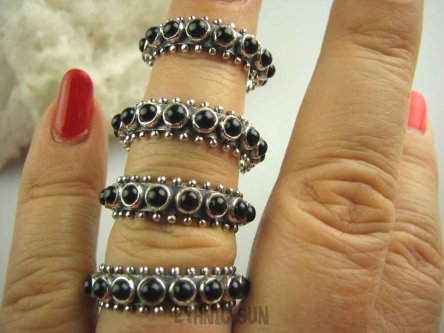 bpe3585 Biżuteria Orientalna !!! Śliczna i Wygodna Obrączka Pierścień Onyks kamień zadaniowy, wspomaga serce , egzemy pamięć r.22 Srebro 925