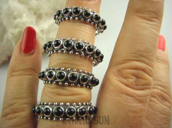 bpe3585 Biżuteria Orientalna !!! Śliczna i Wygodna Obrączka Pierścień Onyks kamień zadaniowy, wspomaga serce , egzemy pamięć r.22 Srebro 925