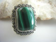 bpe4385 Biżuteria Egzotyczna !!! UWAGA PIĘKNY !!! MALACHIT W ORIENTALNEJ OPRAWIE -  Pierścień MALACHIT - pobudza kreatywność r.18/ r.19 Srebro 925 # - 2