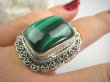 bpe4385 Biżuteria Egzotyczna !!! UWAGA PIĘKNY !!! MALACHIT W ORIENTALNEJ OPRAWIE -  Pierścień MALACHIT - pobudza kreatywność r.18/ r.19 Srebro 925 # - 3