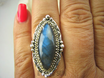 bpe7769 Czarodziejsko Piękny Orientalny Pierścień Niebieski, Granatowy Labradoryt Spektrolit - kamień Zorzy Polarnej r.18 Srebro 925 #