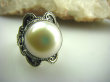 bpee2120  Piękny Pierścień hodowlana naturalna DUŻA PERŁA 1,3cm w orientalnej oprawie Perły r.14/ r.15 Srebro 925 - 6