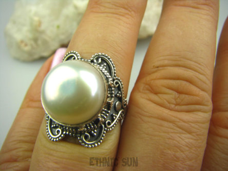 bpee2120  Piękny Pierścień hodowlana naturalna DUŻA PERŁA 1,3cm w orientalnej oprawie Perły r.14/ r.15 Srebro 925