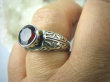 bpee2933 Niezwykła obrączka Wysoki Lśniący Pierścień z granatem Granaty - kamienie namiętności r.18 Srebro 925 - 7