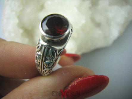 bpee2933 Niezwykła obrączka Wysoki Lśniący Pierścień z granatem Granaty - kamienie namiętności r.18 Srebro 925