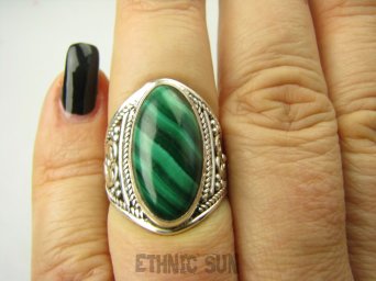 bpe8762 Śliczny Delikatny Pierścień Pierścionek MALACHIT - pobudza kreatywność r.15/ r.16 ażurowa obrączka Srebro 925 biżuteria egzotyczna 