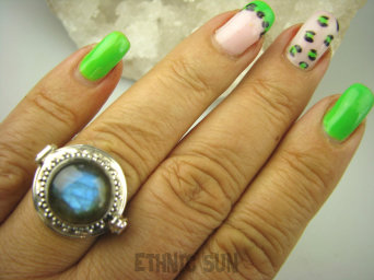 bpe7889 Biżuteria Orientalna Piękny Sekretnik UNIKAT !!! Otwierany Pierścień na zdjęcia Labradoryt Spektrolit - kamień Zorzy Polarnej r.19 Srebro 925 #