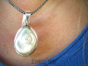 bwee2236 RARYTAS naturalna opalizująca wielobarwna duża PERŁA BIWA Elegancki Wisior z DUŻA perłą Srebro 925 #