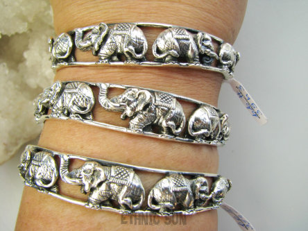 bb3943 DZIKA AFRYKA - Stado SŁONI Amulet bransoleta na szczęście   !!! Piękna 26 g!! PRZESTRZENNA 3D !!! Otwarta Bransoleta Bangla Cała ze Srebra Słonie SREBRO 925 #