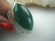 bpe4880 CZARODZIEJSKI OKAZ 21 gramów !!! DUŻY PIERŚCIEŃ ZIELONY ONYKS - SERCE, EGZEMY,PAMIĘĆ r.22 pięknie zdobione Srebro 925 # - 5