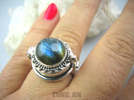 bpe5281 Biżuteria Orientalna Piękny Sekretnik UNIKAT !!! Otwierany Pierścień na zdjęcia Labradoryt Spektrolit - kamień Zorzy Polarnej r.19 Srebro 925 #