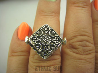 bpe5614  Marokański SEKRETNIK Otwierany Pierścień na Zdjęcia lub Marzenia Cały ze srebra r.15/r.16 Srebro 925  MAROKO #