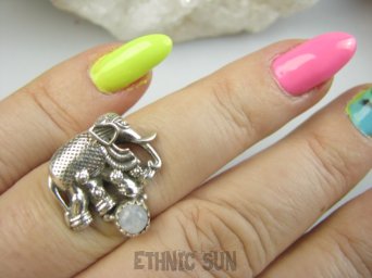 bpe9437 Piękny Unikatowy Delikatny Pierścień Pierścionek SŁOŃ na szczęście Kamień Księżycowy r.16/r.17 Srebro 925 