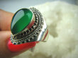 bpe6208 BIŻUTERIA EGZOTYCZNA !!! Przepiękny Delikatny Pierścień Zielony ONYKS - regeneruje SERCE, EGZEMY, PAMIĘĆ r.18/ r.19 Srebro 925 - 3
