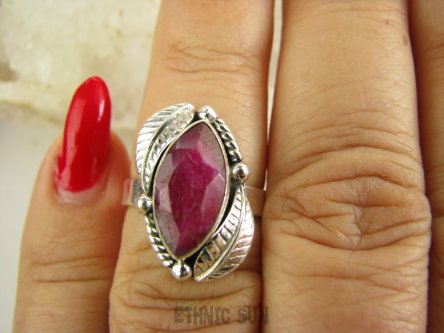 bpee4196 Delikatny Pierścień Pierścionek NATURALNY RUBIN INDYJSKI Rubiny r.12 Srebro 925
