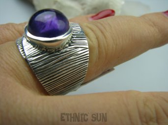 bpe5417 Tak inny śliczny wzór - Cudny Pierścień Ametyst - kamień mądrości r.19/ r.20 szeroka obrączka Srebro 925 #