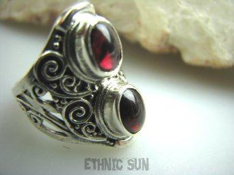 bpe5287 Egzotyczny Pierścień naturalne Granaty - kamienie namiętności Granaty w kolorze czerwonego wina r.14 Srebro 925 #