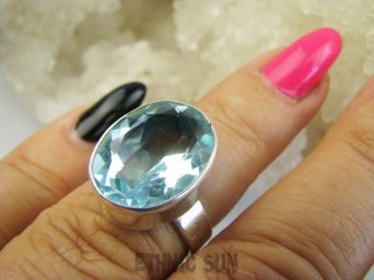 bpee4702 BŁĘKITNE CUDEŃKO  !!! Lśniący Klejnot Klasyczny Pierścień Pierścionek Laboratoryjny BLUE TOPAZ - kamień młodości r.13 Srebro 925 #