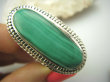 bpe4220 DUŻY ROZMIAR Kojący I DŁUGI 4,3 cm !! 24 gramy ORIENTALNY Cudo Pierścień z naturalnym malachitem MALACHIT r.23 / r.24  Srebro 925 # - 7