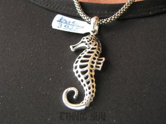 bwe3925 Morskie skarby Przepiękny Długi 5cm Ażurowy Wisior cały ze srebra Konik Morski - symbol szczęscia Srebro 925