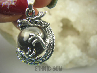 bwe2976 Smoczysko 14g! Podwójna ochrona SMOK = strażnik pilnujący KRYSZTAŁU (odpromiennika) Mocny AMULET na POMYŚLNOŚĆ I SIŁĘ  dla Mężczyzn i kobiet SMOK Wisior Kryształ Górski SREBRO 925 #