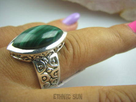 bpe4979 CUDOWNA MARKIZA - POSZUKIWANY OKAZ JUBILERSKI Pierścień naturalny Malachit - pobudza kreatywność r.23 zdobiona cudna obrączka Srebro 925 #