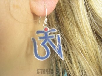 bke1274 Święty Symbol OM Amulet - Ochrona i Ozdoba Kolczyki inkrustowany LAPIS LAZULI i KORAL Srebro 925