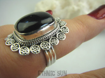 bpe5034 PIĘKNY OKAZ !!!  Duży i śliczny Pierścień z onyksem czarny ONYKS regeneruje SERCE, EGZEMY, PAMIĘĆ r.16 Srebro 925 #