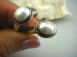 bpee2111 Piękny Pierścień Obrączka z perłą BIAŁA PERŁA w delikatnie zdobionej oprawie Perły r.13 Srebro 925 - 10