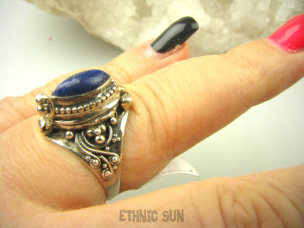 bpe8597 Pięknie Zdobiony Delikatny Sekretnik Otwierany Pierścień Pierścionek na zdjęcia lub marzenia Granatowy Lapis Lazuli r.17 Srebro 925