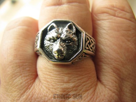 bpe8847 CELTYCKI SYGNET MĘSKI LUB DAMSKI Cały ze srebra 925 Pierścień Pierścionek Wilk - symbol dzikości i lojalności r.14/ r.15 CELTYCKIE WZORY Srebro 925 #