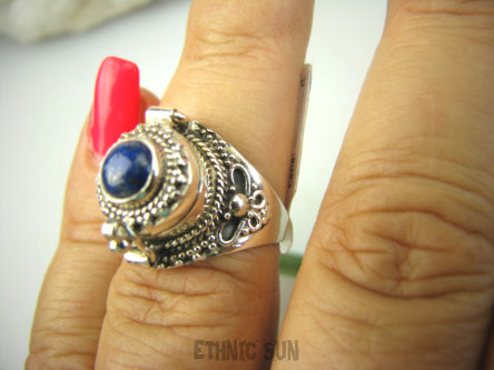 bpe6997 Pięknie Zdobiony Delikatny Sekretnik Otwierany Pierścień na zdjęcia lub marzenia Niebieski Lapis Lazuli r.15 Srebro 925