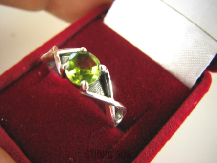 bpee4182 Delikatny śliczny Pierścień Pierścionek OBRĄCZKA obrączka naturalny Oliwin Peridot - kamień Szczęścia r.17 Srebro 925