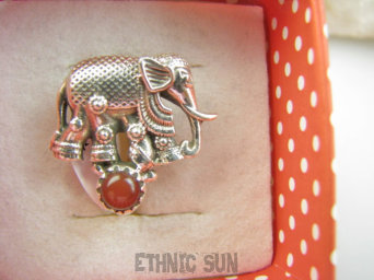 bpe9381 Przepiękny Unikatowy Delikatny Pierścień Pierścionek SŁOŃ na szczęście Czerwony Onyks r.15 Srebro 925 #