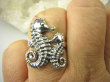 bpe8770 Przepiękny Pierścień Pierścionek cały ze srebra Konik Morski - symbol szczęscia r.19 Srebro 925 # - 6