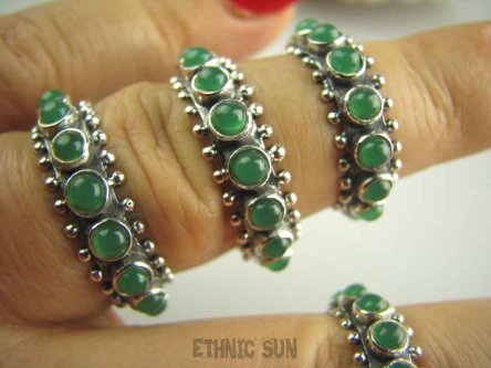 bpe3587 Biżuteria Orientalna !!! Śliczna i Wygodna Obrączka Pierścień zielony Onyks kamień zadaniowy, wspomaga serce , egzemy pamięć r.21/ r.22 Srebro 925