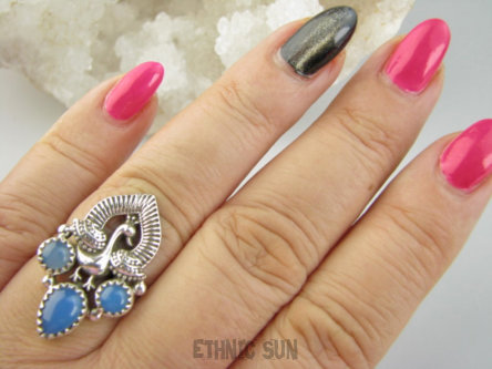 bpe9369 Orientalny Pierścień Pierscionek Królewski Paw oraz Chalcedon - czakra gardła r.18 Srebro 925 #