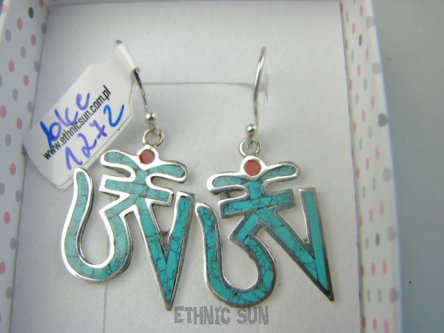 bke1272 Święty Symbol OM Amulet - Ochrona i Ozdoba Kolczyki inkrustowany TURKUS i KORAL Turkusy Srebro 925