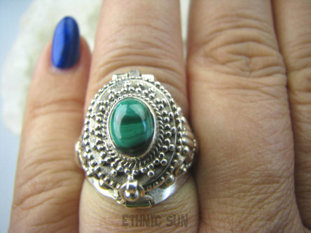 bpe5884 Bogato Zdobiony Piękny Sekretnik UNIKAT !!! Otwierany Pierścień na zdjęcia lub marzenia Zielony Malachit r.16/ r.17 Srebro 925 #